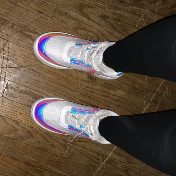 YRU MATRIXX WHITE ATLANTIS SIZE 9 BRAND NEW!! - Picture 2 of 3